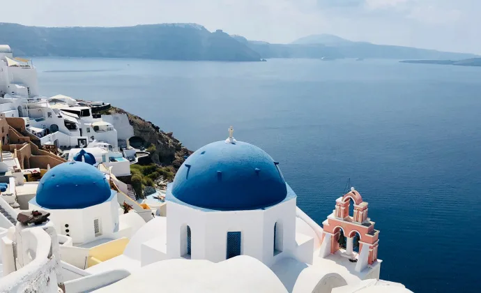 圣托里尼蓝顶教堂全景 - 地中海 斗牛棋牌 之旅